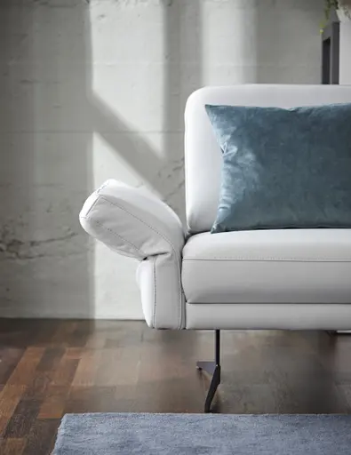 Sofa Estrela - 2,5-Sitzer inkl. Rücken-/Armlehne/Sitztiefe verstellbar, Leder, Hellgrau