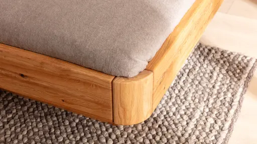 Bettgestell 1660 - Liegefläche ca. 180x200 cm, Wildeiche geölt, Polsterkopfteil grün