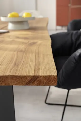 Esstisch Duna - ca. 300x100 cm, Wildeiche Massiv geölt, Stahlwange