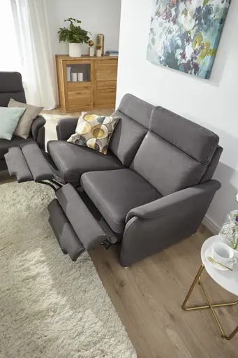 Sofa Arima H - 2-Sitzer inkl. Relaxfunktion (motorisch), Stoff, Dunkelbraun