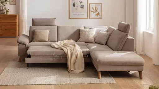 Ecksofa Tulsa KS - 2,5-Sitzer, Spitzecke und 1,5-Sitzer mit Anstellhocker aufklappbar rechts, inkl. Kopfstütze, AL verstellbar und Schlaffunktion, Stoff, Graubeige