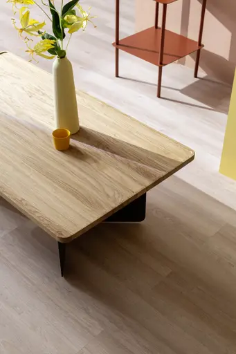 Couchtisch Olai - LHB ca. 120x39x65 cm, Asteiche massiv, Metall, Schwarz