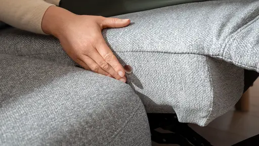 Sofa Nevin - 3-Sitzer, inkl. Relaxfunktion und Kopfteilverstellung (motorisch), Stoff, Silbergrau 