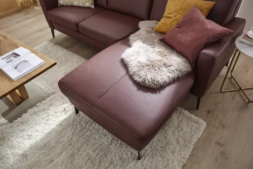 Ecksofa Arima - 2-Sitzer mit Longchair rechts, Leder, Weinbeere