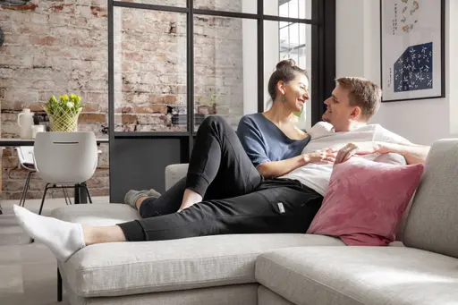 Ecksofa Lenni Style - Longchair links mit 2,5.Sitzer, Stoff, Hellgrau, luftige Kissen