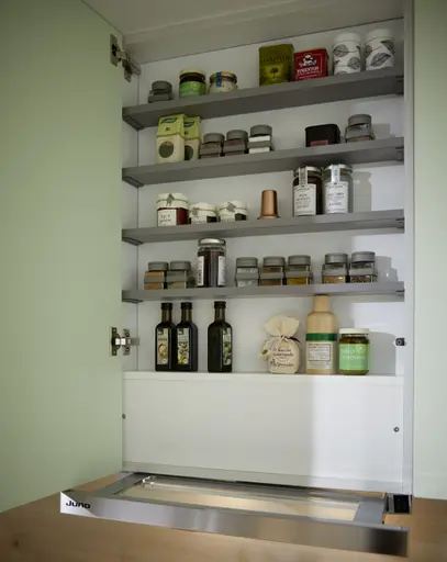 U-Küche 55.100 CO 13 520, Pastellgrün Satin