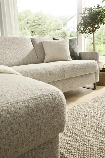 Schlafsofa Laredo - Longchair mit 2-Sitzer rechts inkl. Schlaffunktion mit Bettkasten, Stoff, Graubeige