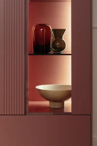 Highboard Colore - mit Beleuchtung, BHT ca. 90x144x45 cm, Lack Samtbeere