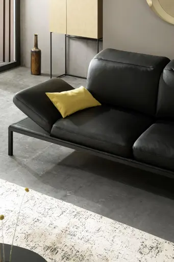 Ecksofa Noto - 2,5-Sitzer mit Longchair rechts inkl. Rückenlehne verstellbar, Leder, Schwarz