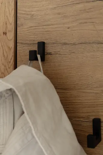 Garderobe - Wildeiche Nachbildung, Wildeiche massiv geölt