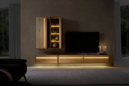 Wohnwand Due Viso - inklusive Beleuchtung, Wildeiche Roheffekt, Geölt, Glastüre