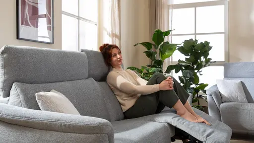 Sofa Nevin - 3-Sitzer, inkl. Relaxfunktion und Kopfteilverstellung (motorisch), Stoff, Silbergrau 