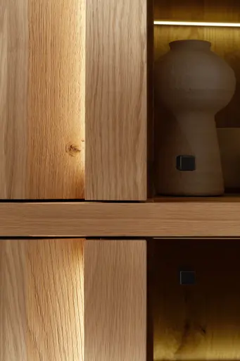 Vitrine Due Viso - inkl. Beleuchtung, BHT ca. 78x200x40 cm, Wildeiche massiv, geölt