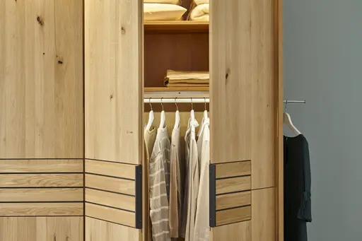 Drehtürenschrank Scottsdale - inkl. Passepartout und Beleuchtung, B ca. 257cm, Wildeiche massiv