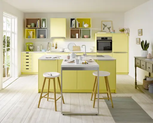 Inselküche 55.100 GL 9 500, Pastellgelb Satinlack