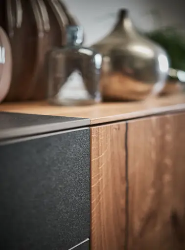 Sideboard Mileto - Asteiche massiv, Natur geölt, Keramik