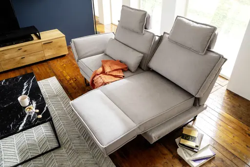 Sofa My - 2,5-Sitzer mit Rückenlehne/Armlehne verstellbar und Drehsitze, Stoff, Hellgrau