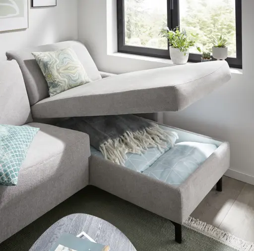 Schlafsofa Melida - 2-Sitzer mit Longchair rechts inkl. Schlaffunktion mit Bettkasten, Stoff, Hellgrau